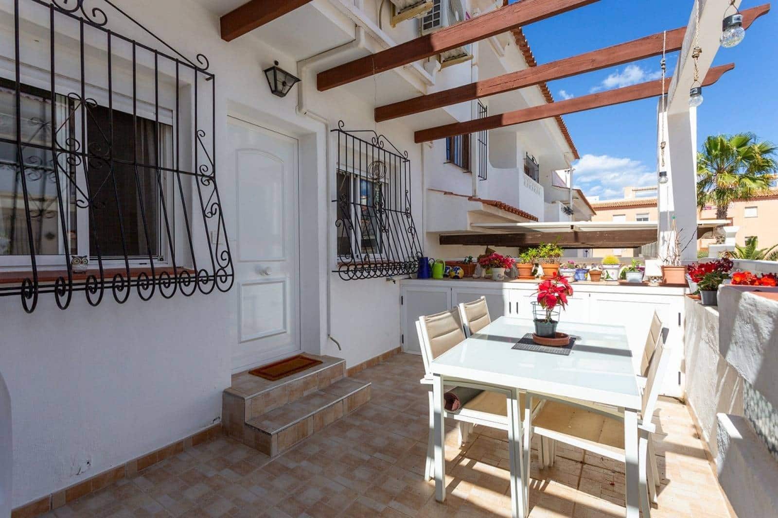 3 camera da letto Villa in vendita in Torrevieja con piscina - 269.000 € (Rif: 9888287)