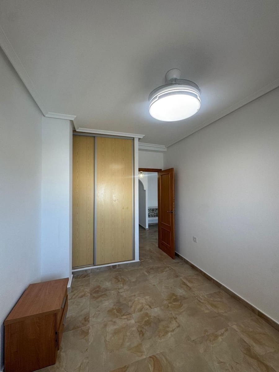 2 Zimmer Apartment zu verkaufen in Jacarilla - 140.000 € (Ref: 9897247)