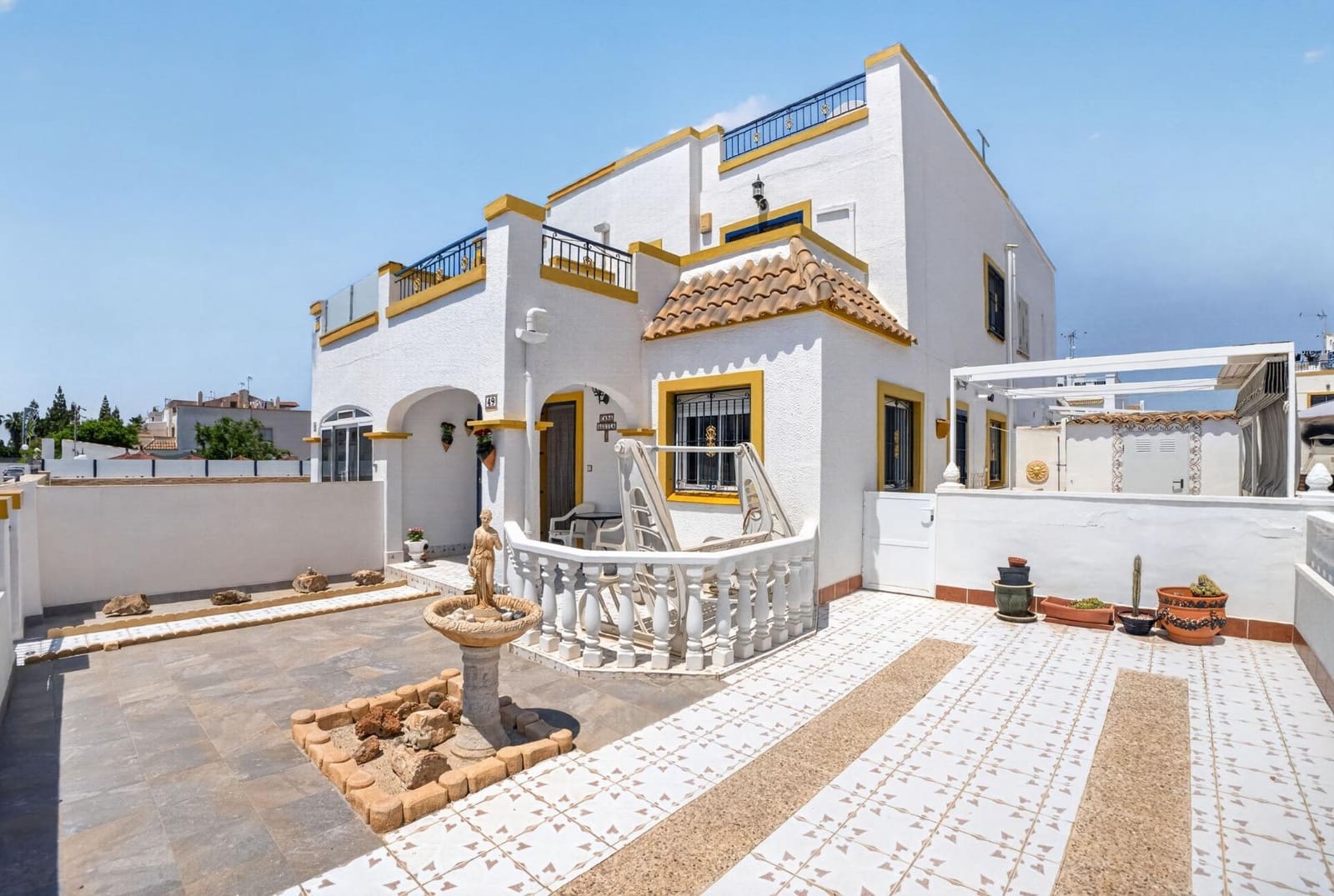3 slaapkamer Appartement te koop in Torrevieja met zwembad garage - € 195.000 (Ref: 9897249)