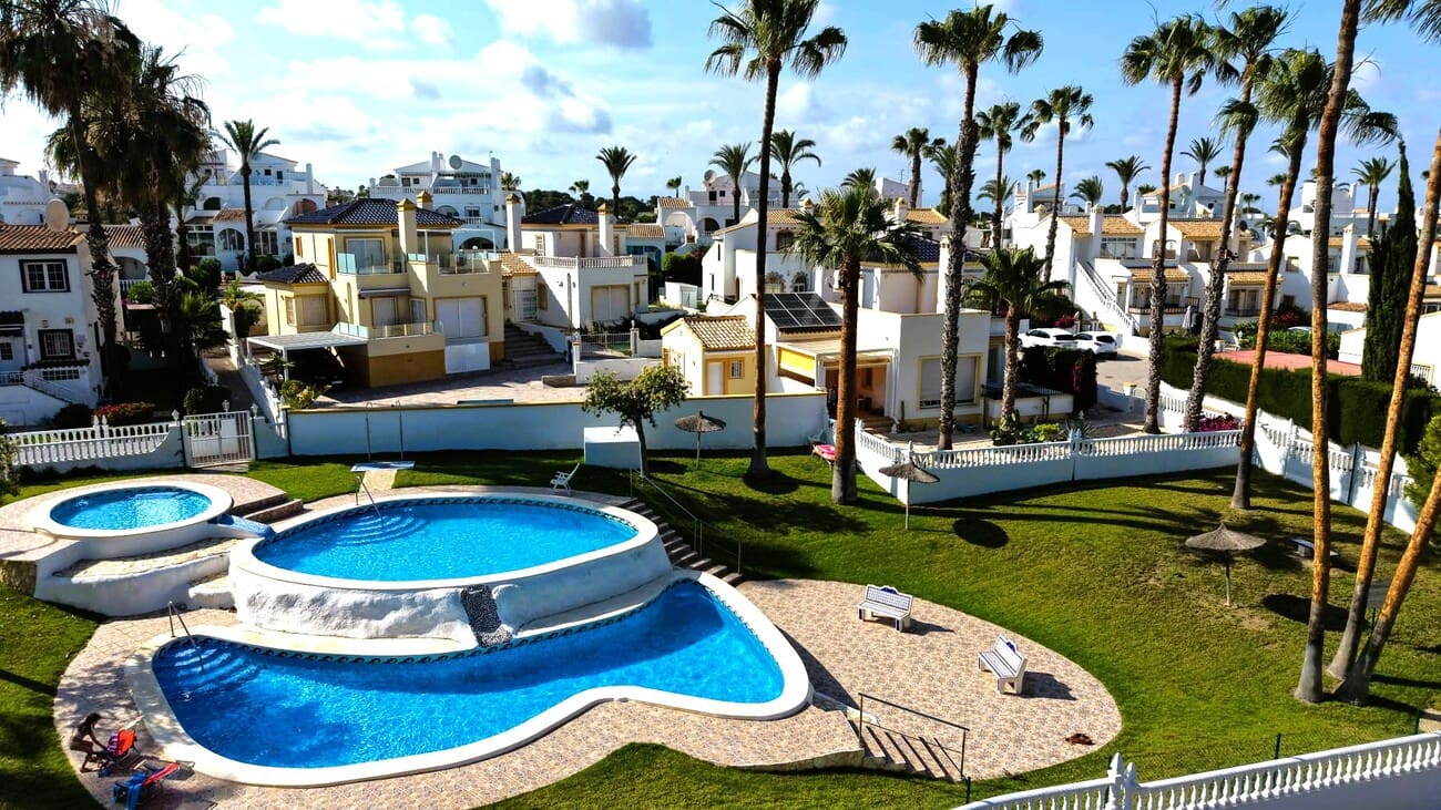 4 bedroom Townhouse for sale in Los Dolses with pool garage - € 295,000 (Ref: 9902225)