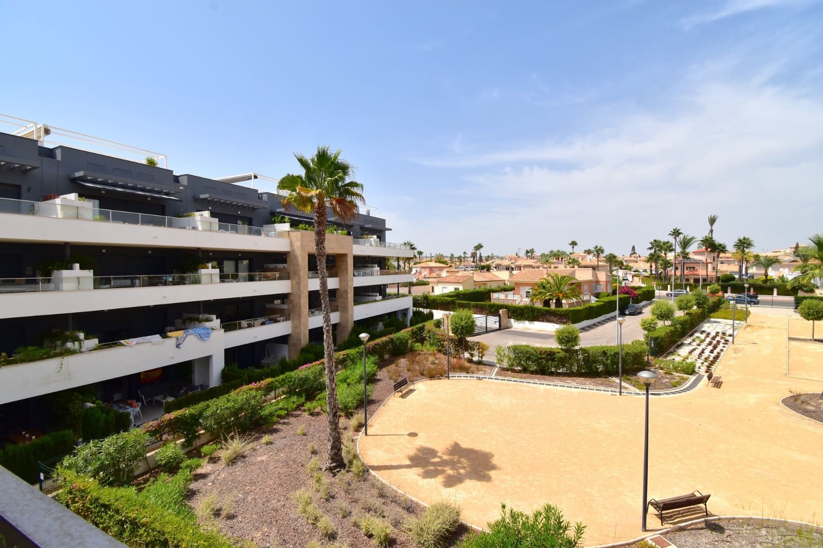 2 soveværelse Lejlighed til salg i Orihuela Costa med swimmingpool garage - € 365.000 (Ref: 9902238)