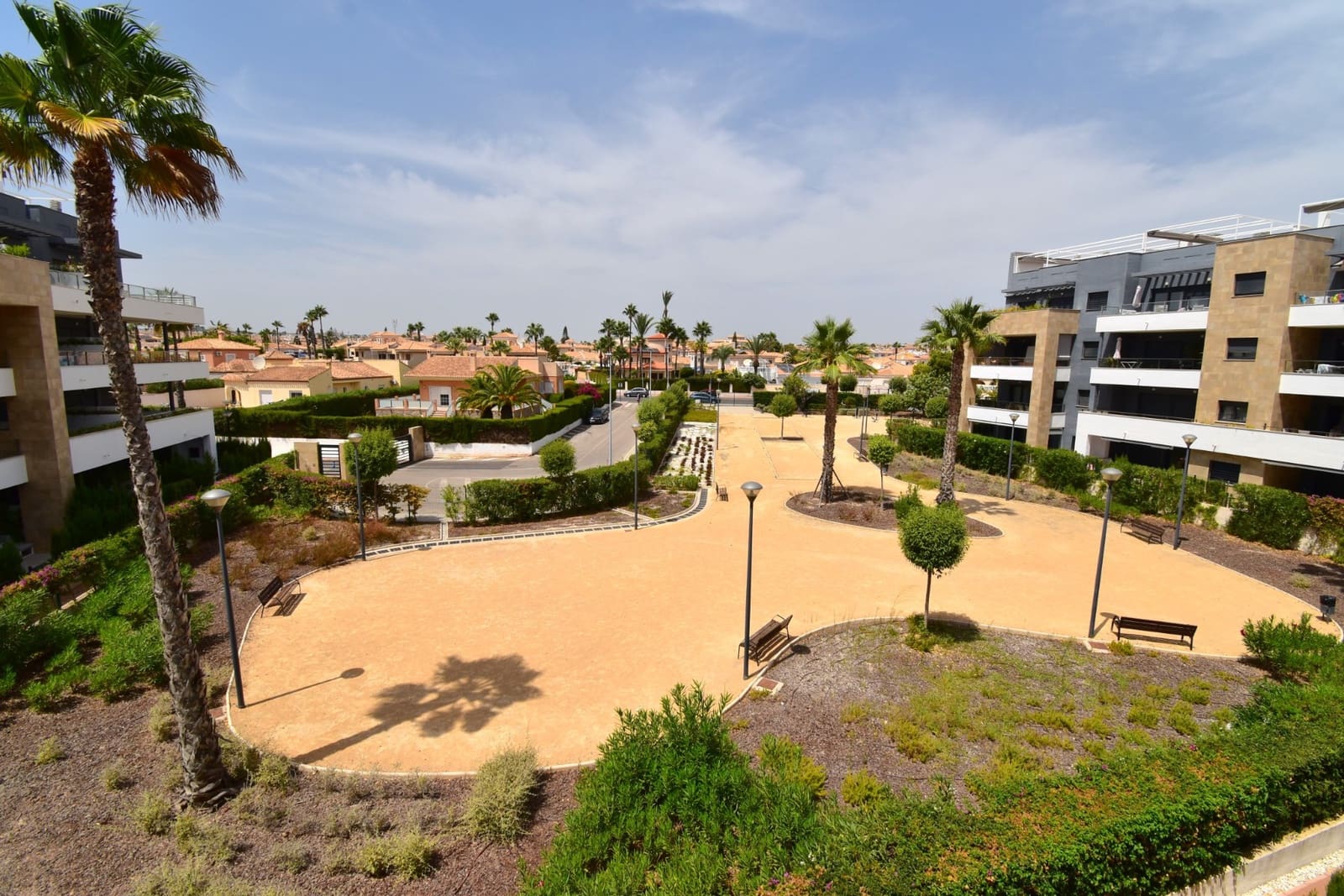 2 soveværelse Lejlighed til salg i Orihuela Costa med swimmingpool garage - € 365.000 (Ref: 9902238)