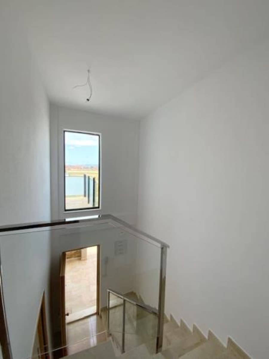 4 slaapkamer Villa te koop in Roldan met zwembad garage - € 210.000 (Ref: 9916235)