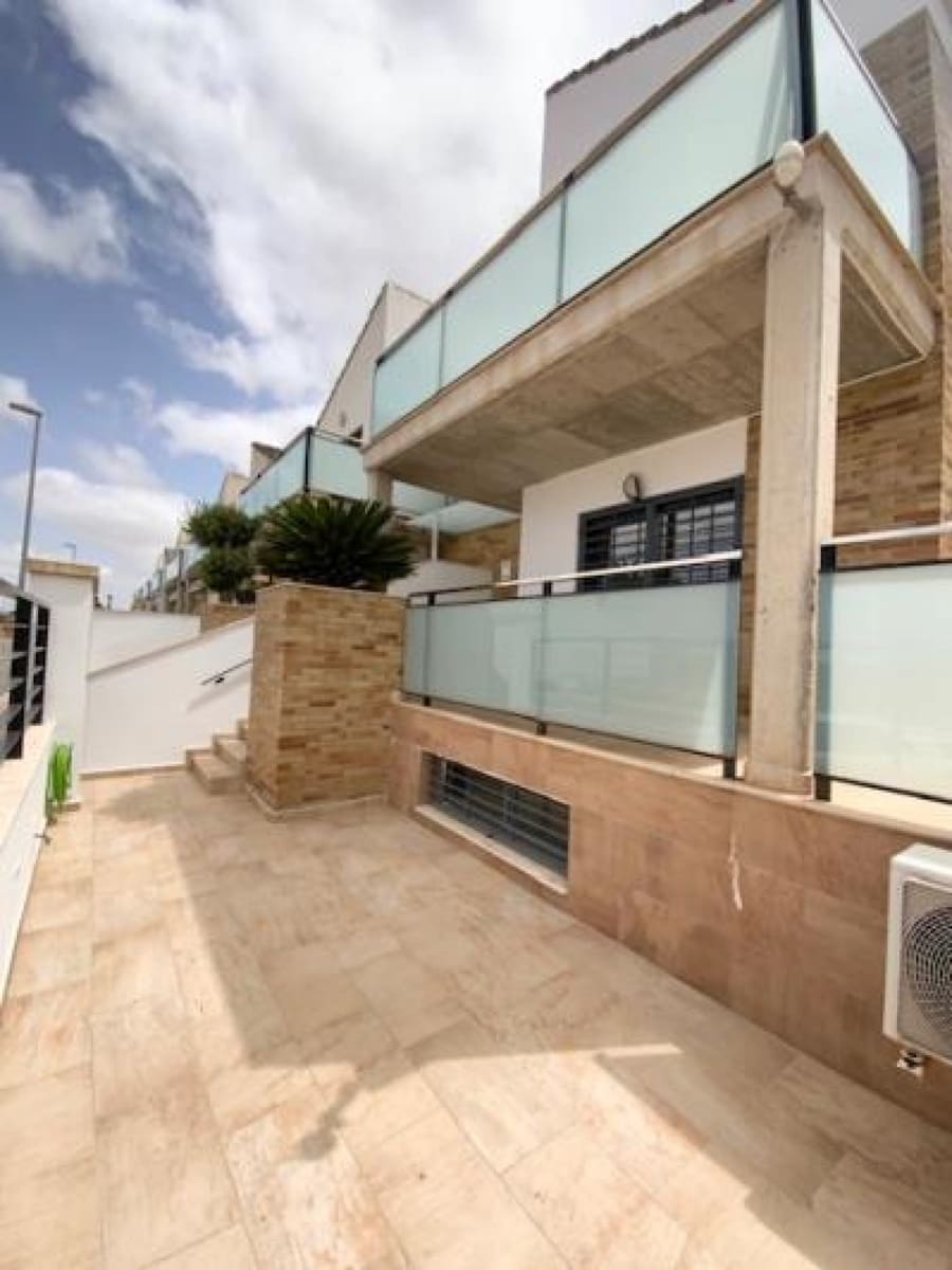 4 slaapkamer Villa te koop in Roldan met zwembad garage - € 210.000 (Ref: 9916235)
