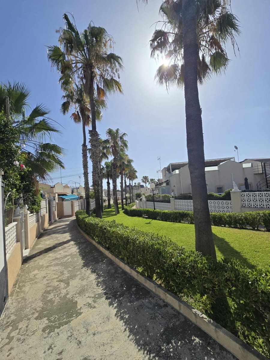 3 soveværelse Bungalow til salg i Torrevieja med swimmingpool - € 134.900 (Ref: 9922953)