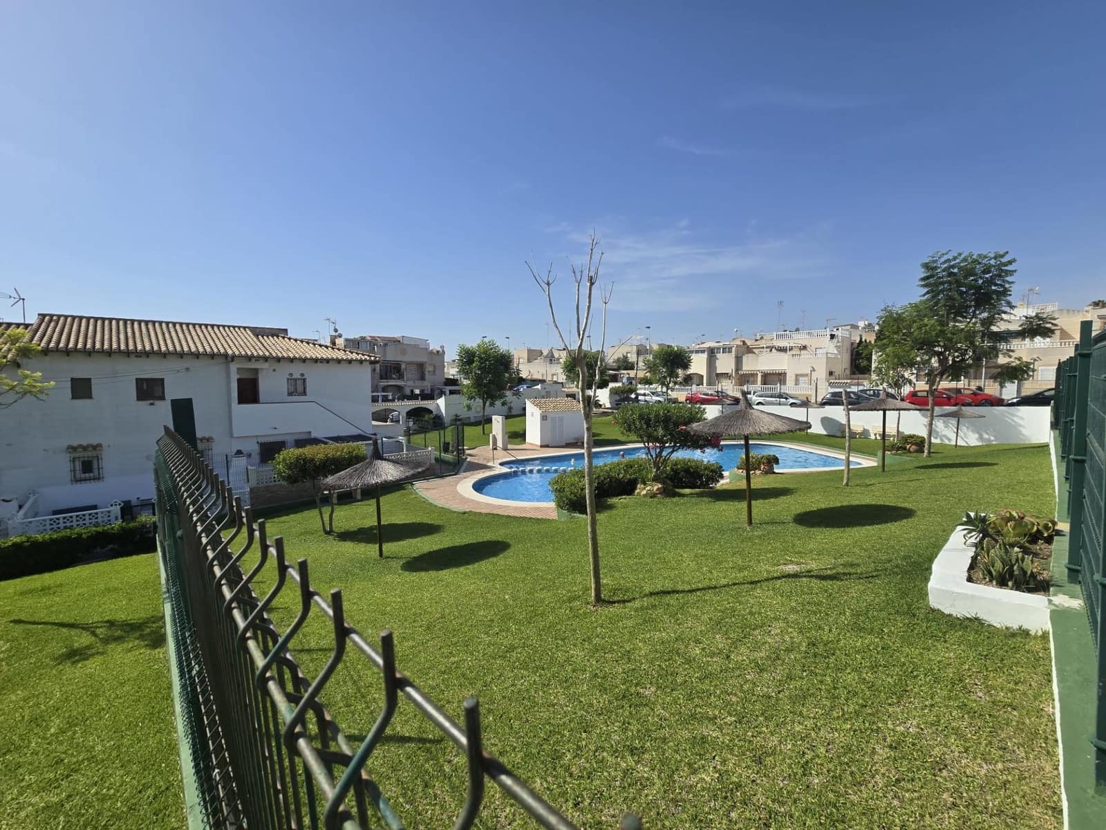 3 soveværelse Bungalow til salg i Torrevieja med swimmingpool - € 134.900 (Ref: 9922953)