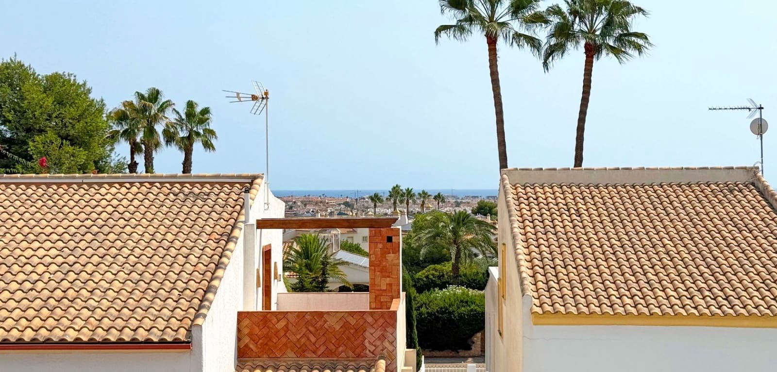 3 soveværelse Villa til salg i Orihuela Costa med swimmingpool - € 424.900 (Ref: 9929630)