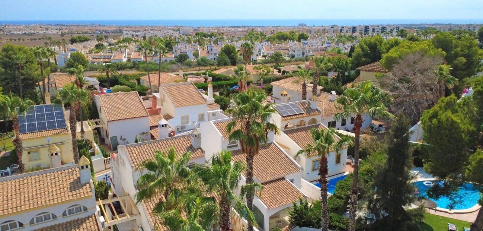 3 soveværelse Villa til salg i Orihuela Costa med swimmingpool - € 424.900 (Ref: 9929630)