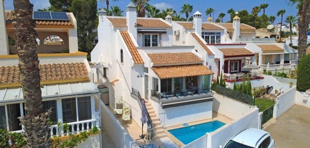 3 soveværelse Villa til salg i Villamartin, Orihuela med swimmingpool - € 424.900 (Ref: 9929630)