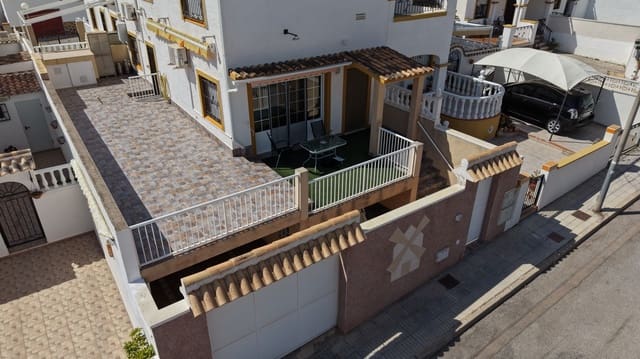 6 soverom Hus til salgs i Torrevieja med svømmebasseng garasje - € 279 900 (Ref: 9934805)