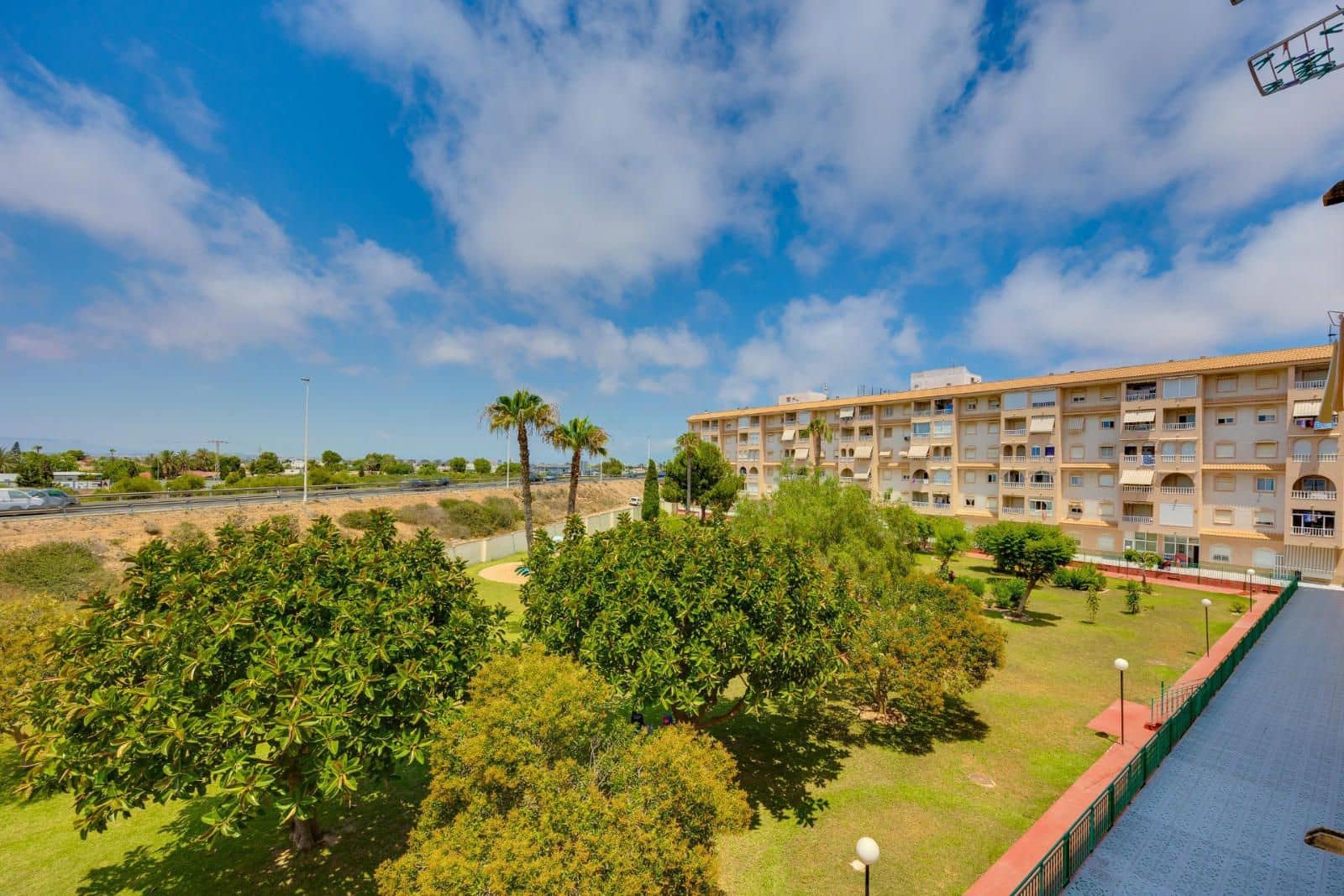 2 slaapkamer Appartement te koop in Torrevieja met zwembad - € 129.969 (Ref: 9944684)