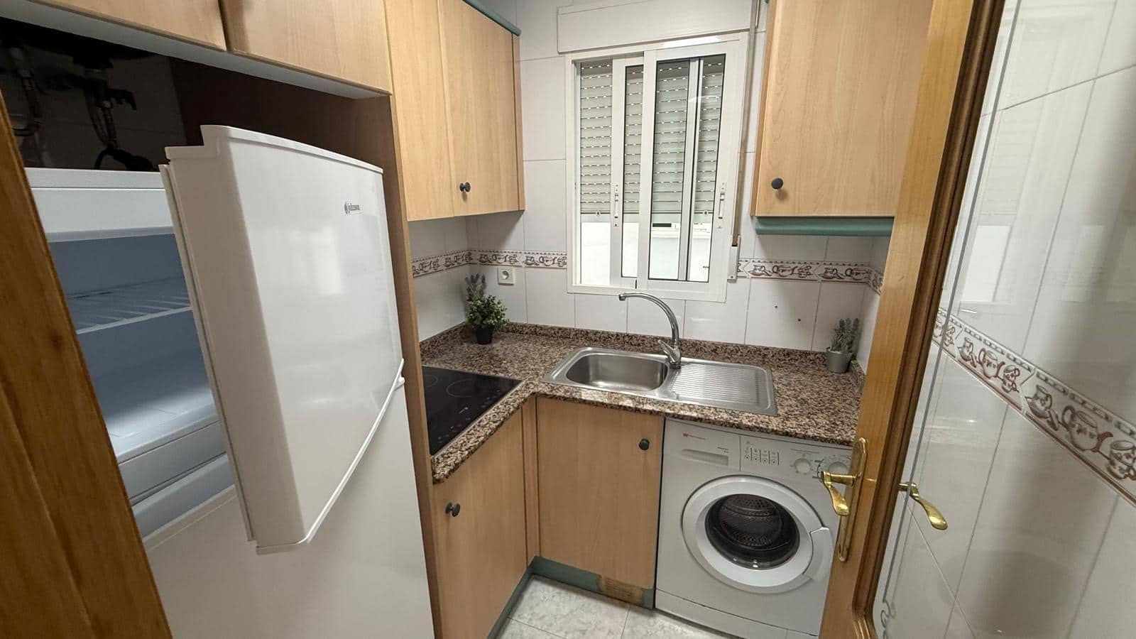 1 soverom Leilighet til salgs i Torrevieja med svømmebasseng - € 110 000 (Ref: 9944689)