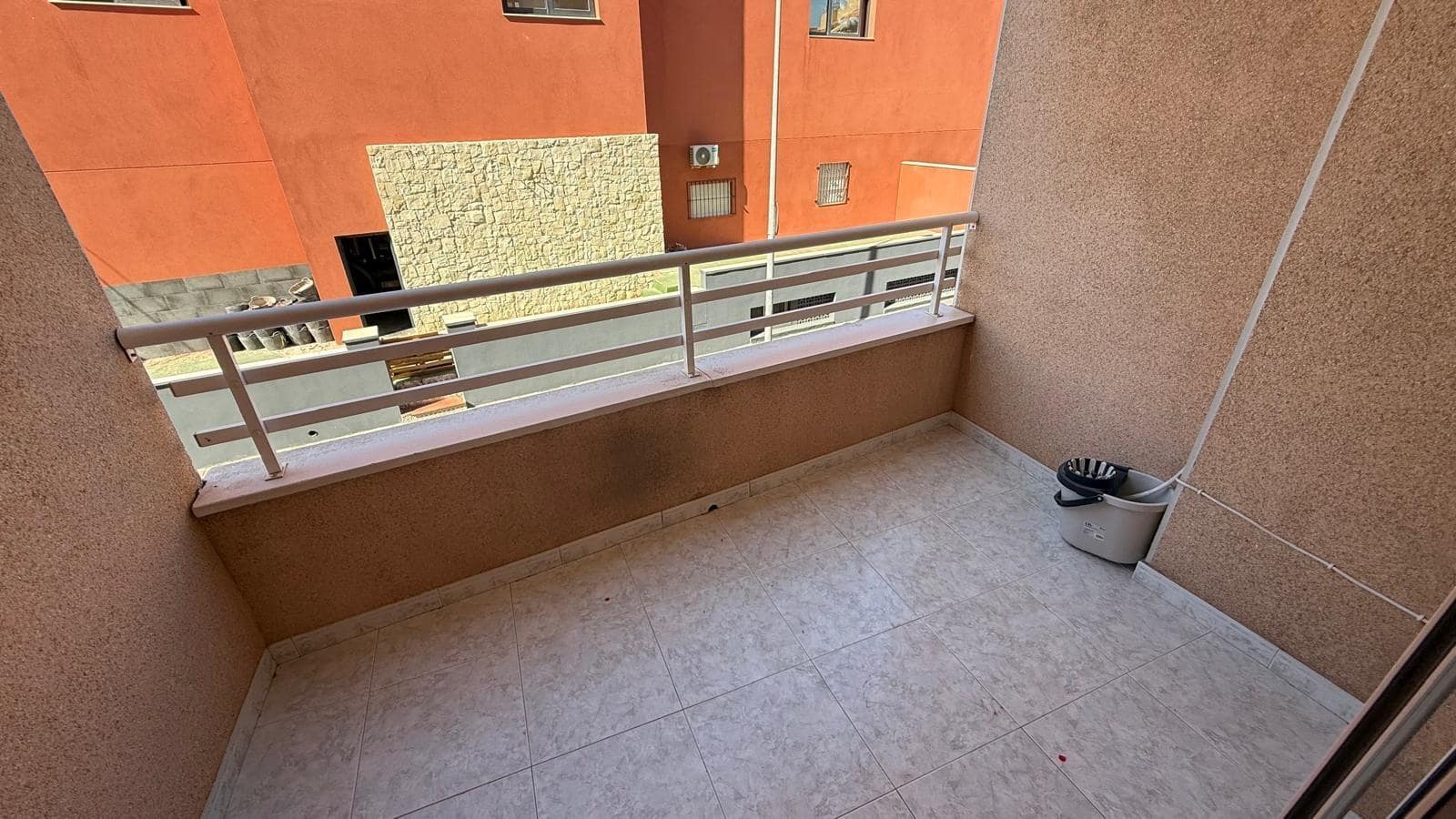 1 soverom Leilighet til salgs i Torrevieja med svømmebasseng - € 110 000 (Ref: 9944689)