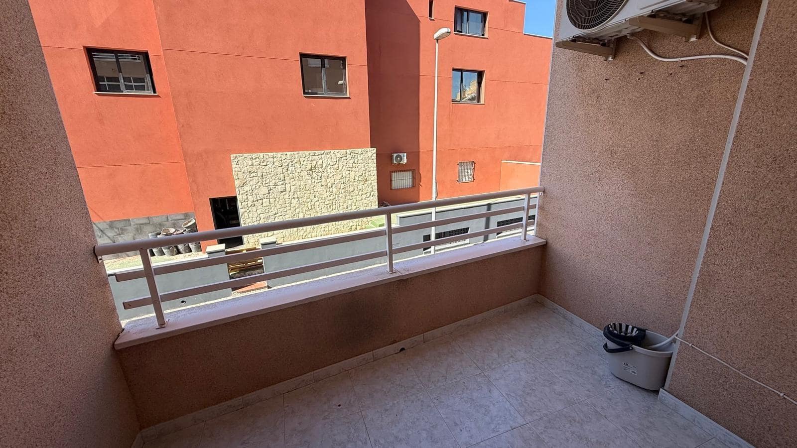 1 soverom Leilighet til salgs i Torrevieja med svømmebasseng - € 110 000 (Ref: 9944689)