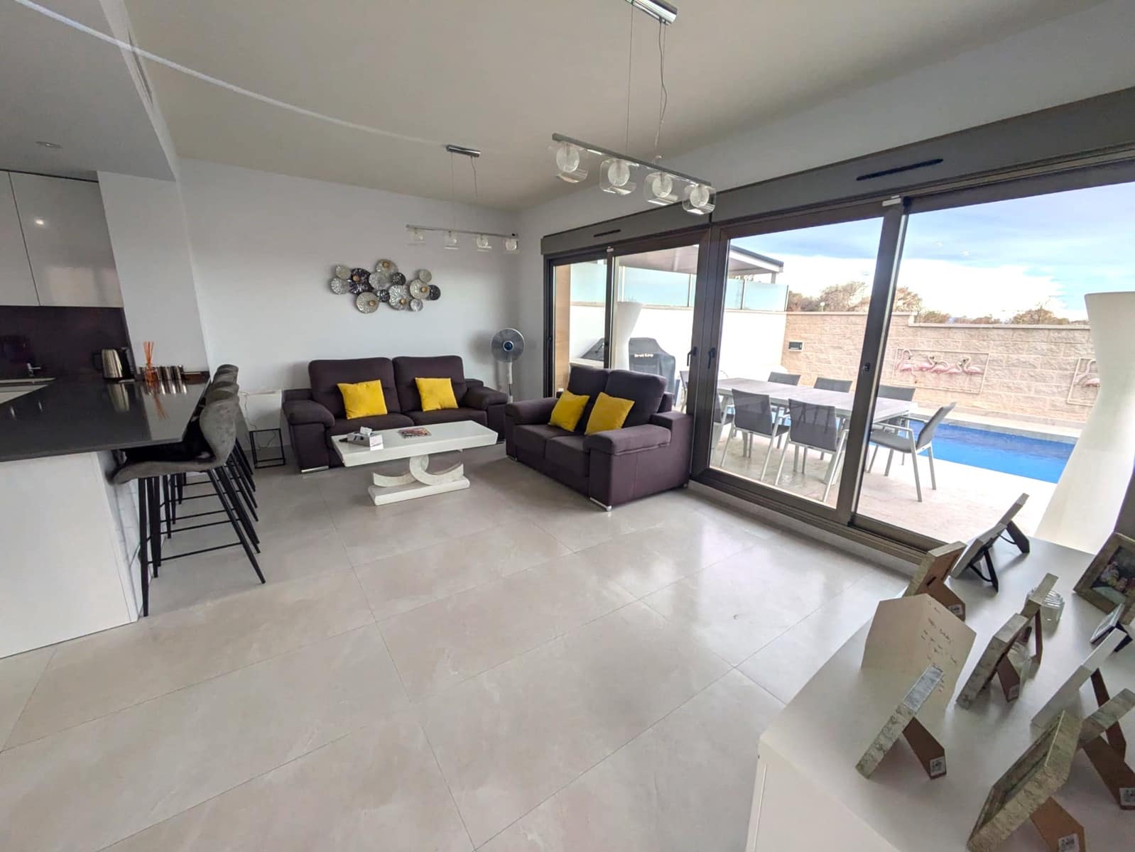 Villa for sale in Villamartin with pool garage - € 625,000 (Ref: 9953905)