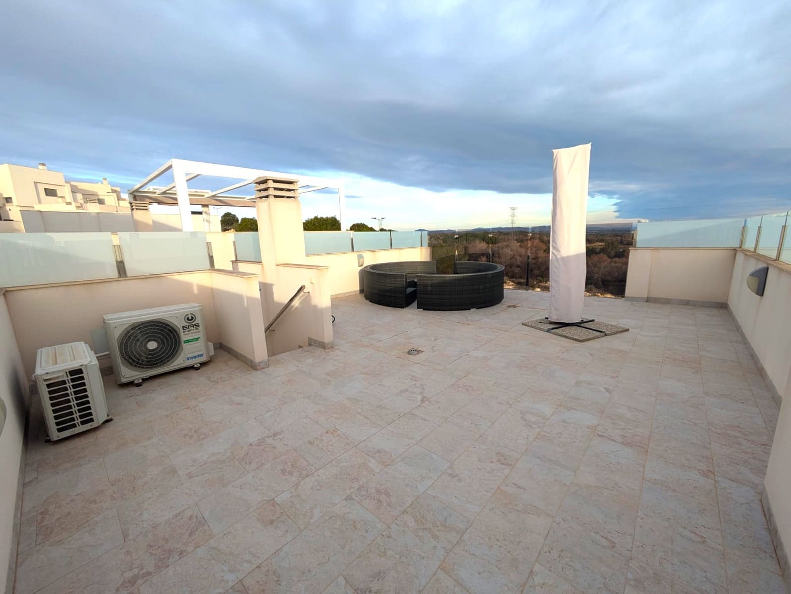 Villa for sale in Villamartin with pool garage - € 625,000 (Ref: 9953905)