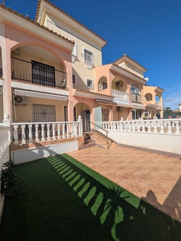 3 slaapkamer Huis te koop in Playa Flamenca, Orihuela met zwembad garage - € 285.000 (Ref: 9953906)