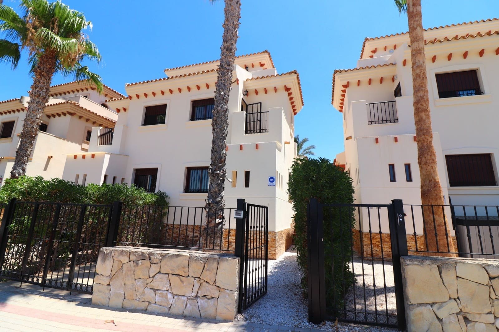 3 soverom Villa til salgs i Algorfa med svømmebasseng garasje - € 235 000 (Ref: 9955347)