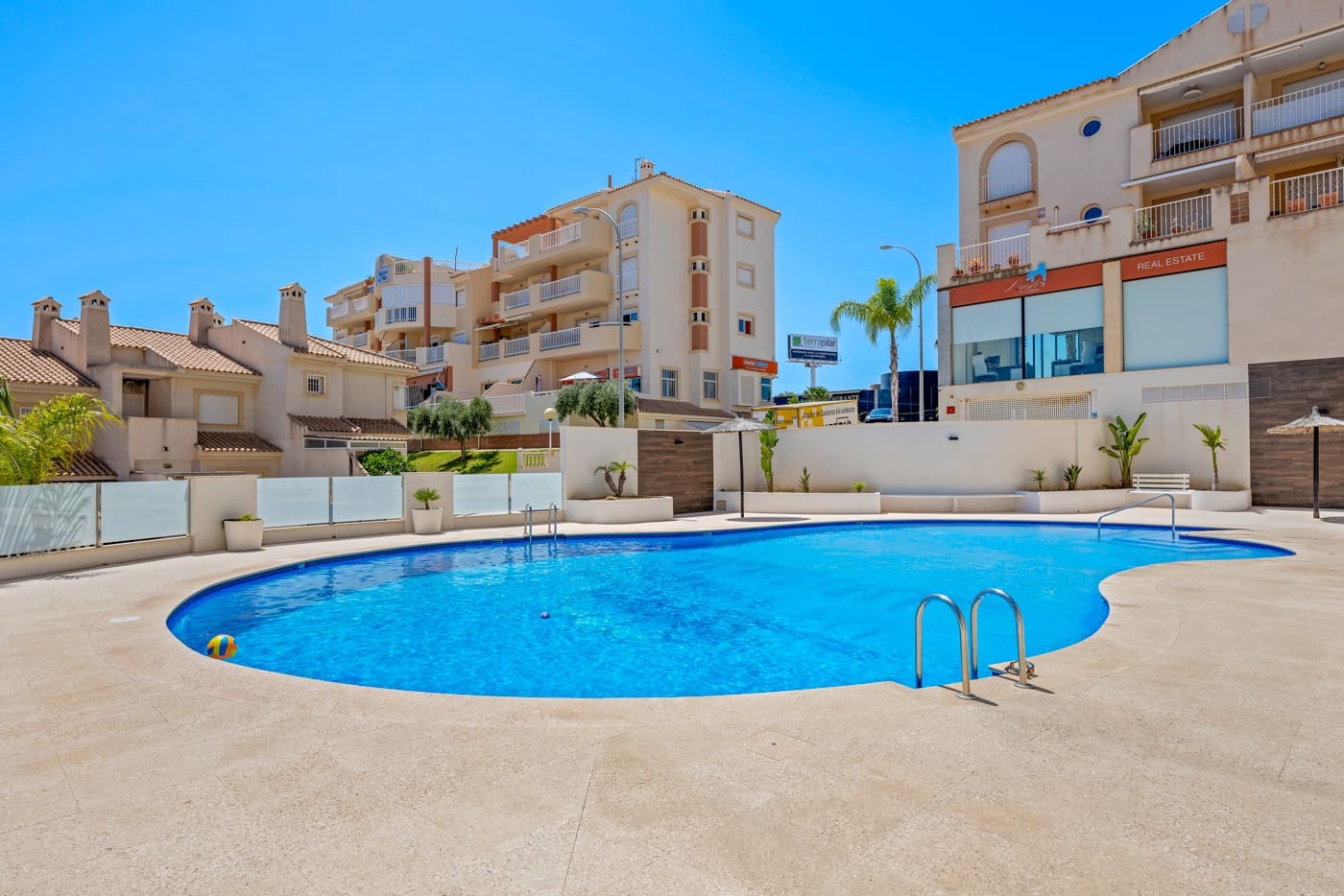 3 soveværelse Lejlighed til salg i Cabo Roig med swimmingpool garage - € 320.000 (Ref: 9955350)