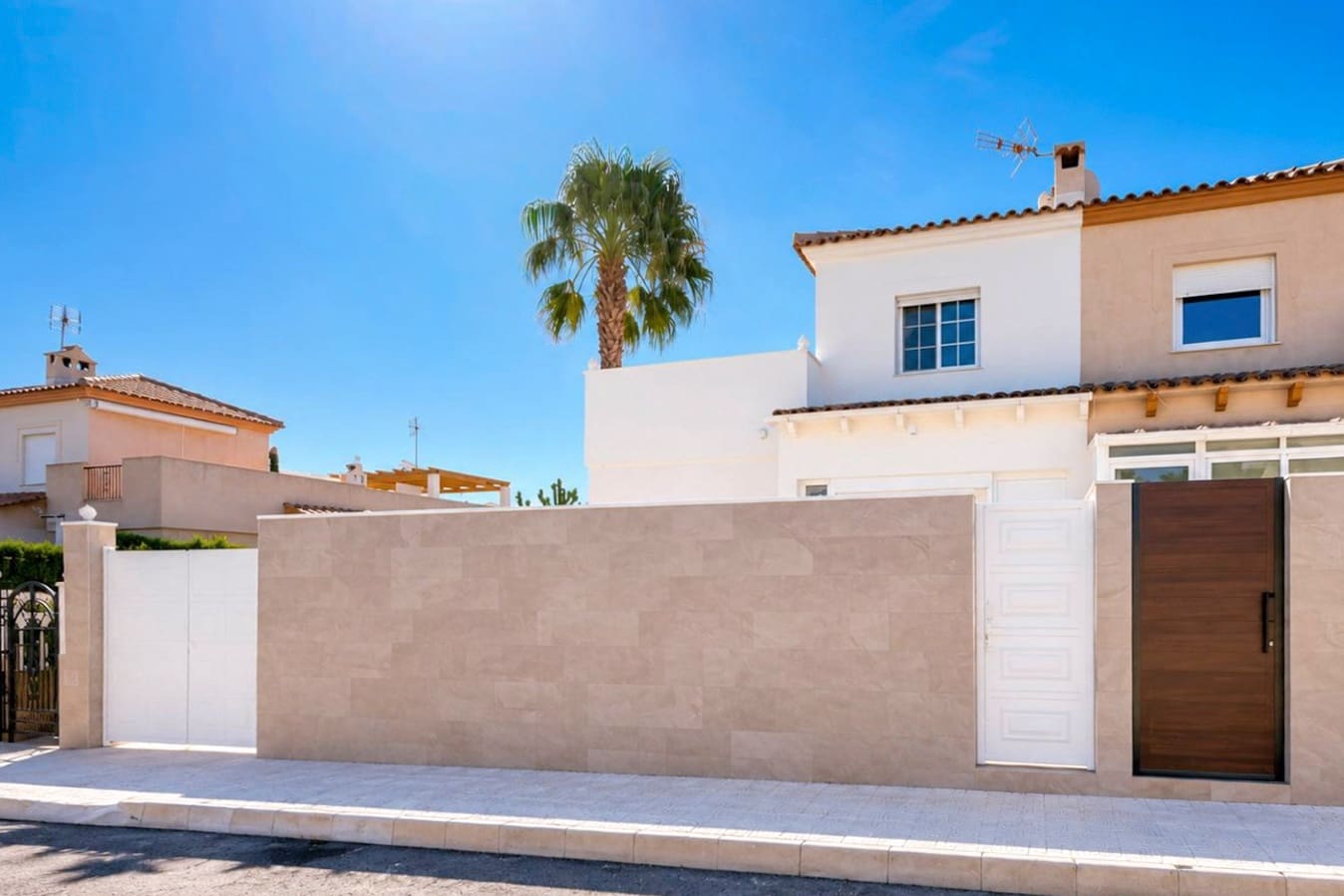 3 quarto Casa em Banda para venda em Orihuela Costa com piscina - 239 000 € (Ref: 9955351)