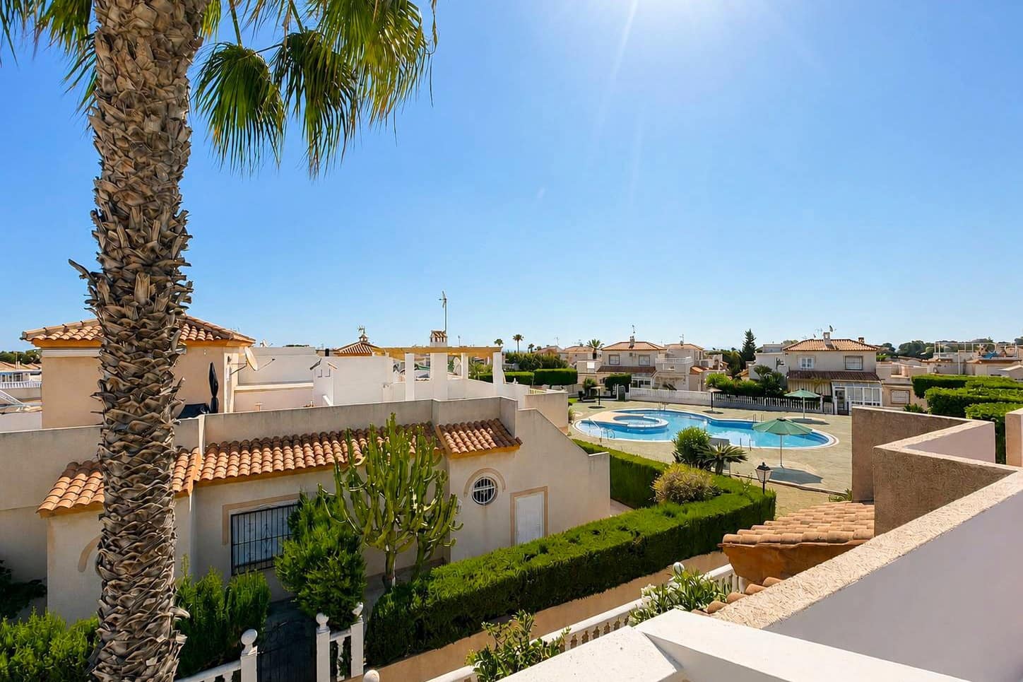 3 quarto Casa em Banda para venda em Orihuela Costa com piscina - 239 000 € (Ref: 9955351)
