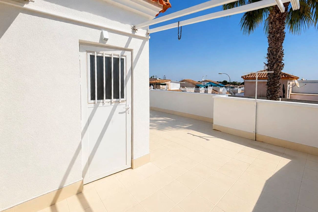 3 quarto Casa em Banda para venda em Orihuela Costa com piscina - 239 000 € (Ref: 9955351)