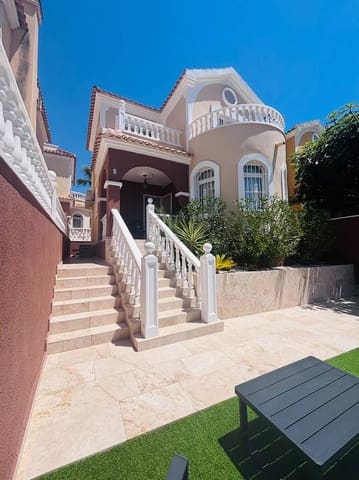 3 soverom Villa til salgs i Villamartin, Orihuela med svømmebasseng garasje - € 250 000 (Ref: 9955352)