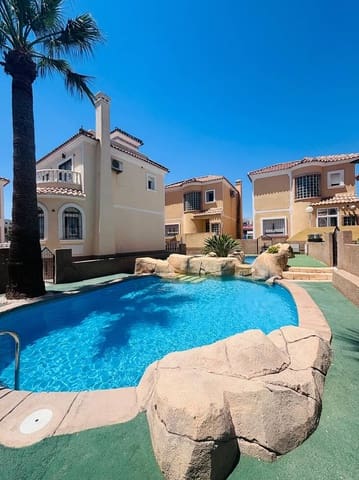 3 soverom Villa til salgs i Villamartin, Orihuela med svømmebasseng garasje - € 250 000 (Ref: 9955352)