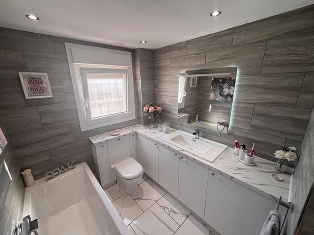 3 slaapkamer Huis te koop in Doña Pepa, Rojales met zwembad - € 259.995 (Ref: 9955357)