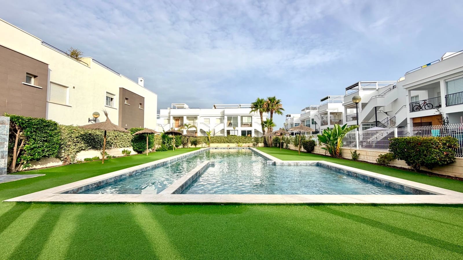 2 quarto Apartamento para venda em Torrevieja com piscina - 235 000 € (Ref: 9966822)