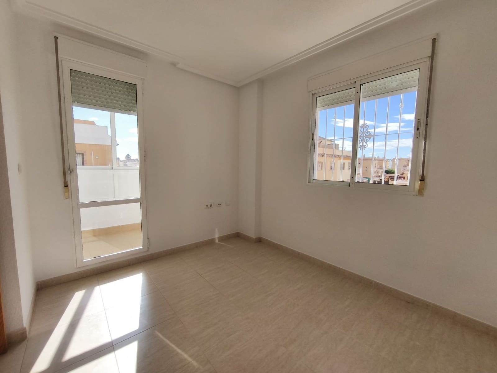 3 soverom Hus til salgs i Rojales med svømmebasseng - € 265 000 (Ref: 9966890)