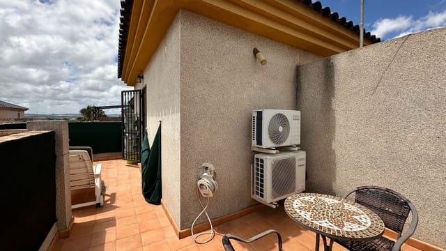 Chalet de 3 habitaciones en Los Montesinos en venta con piscina garaje - 299.950 € (Ref: 9968381)