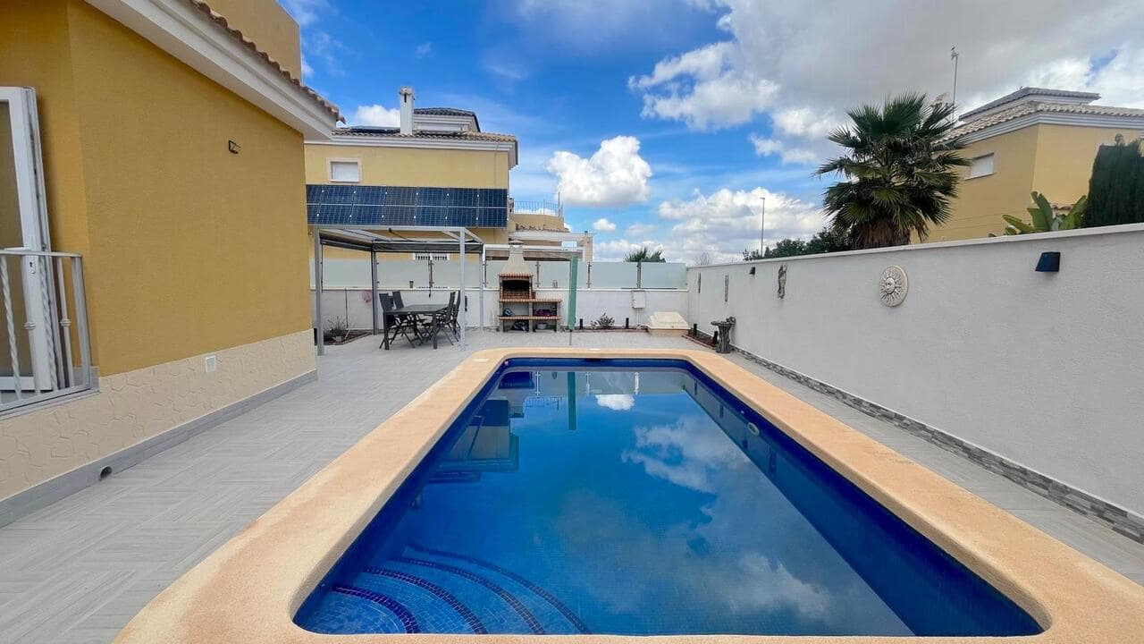 Chalet de 3 habitaciones en Algorfa en venta con piscina garaje - 312.995 € (Ref: 9968388)