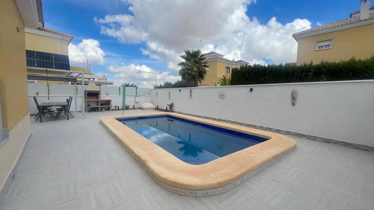 Chalet de 3 habitaciones en Algorfa en venta con piscina garaje - 312.995 € (Ref: 9968388)