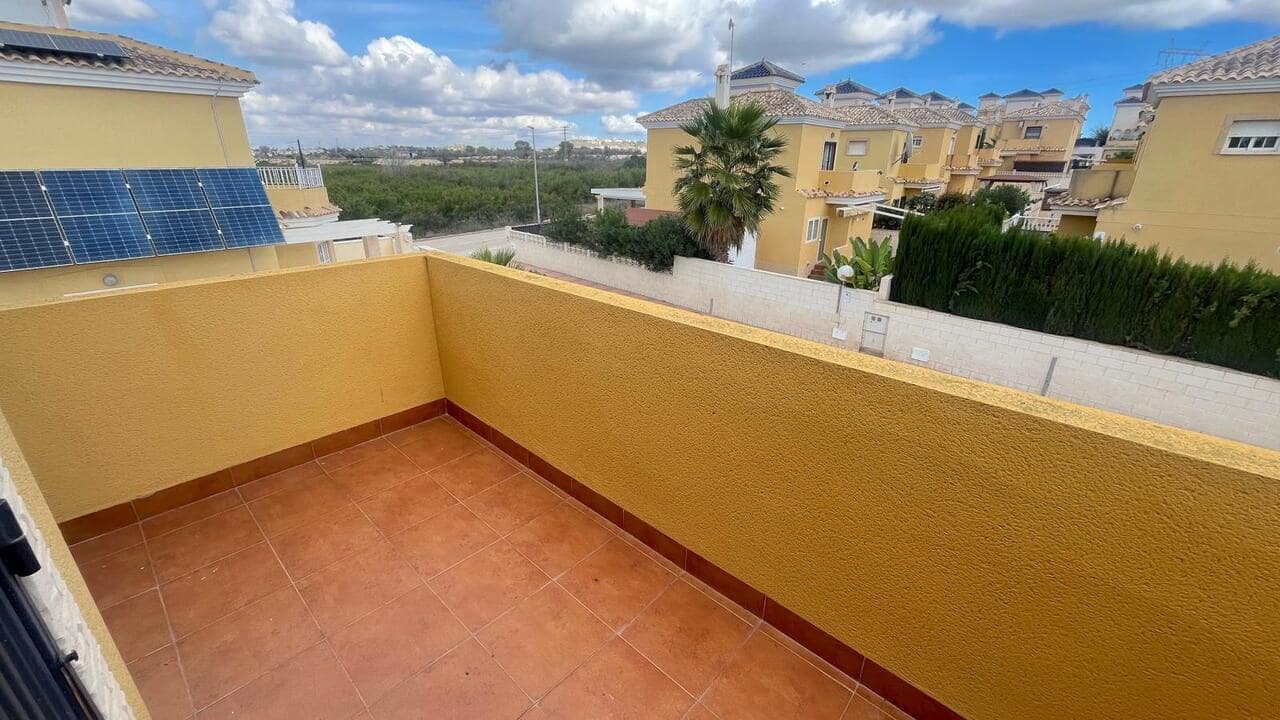 Chalet de 3 habitaciones en Algorfa en venta con piscina garaje - 312.995 € (Ref: 9968388)