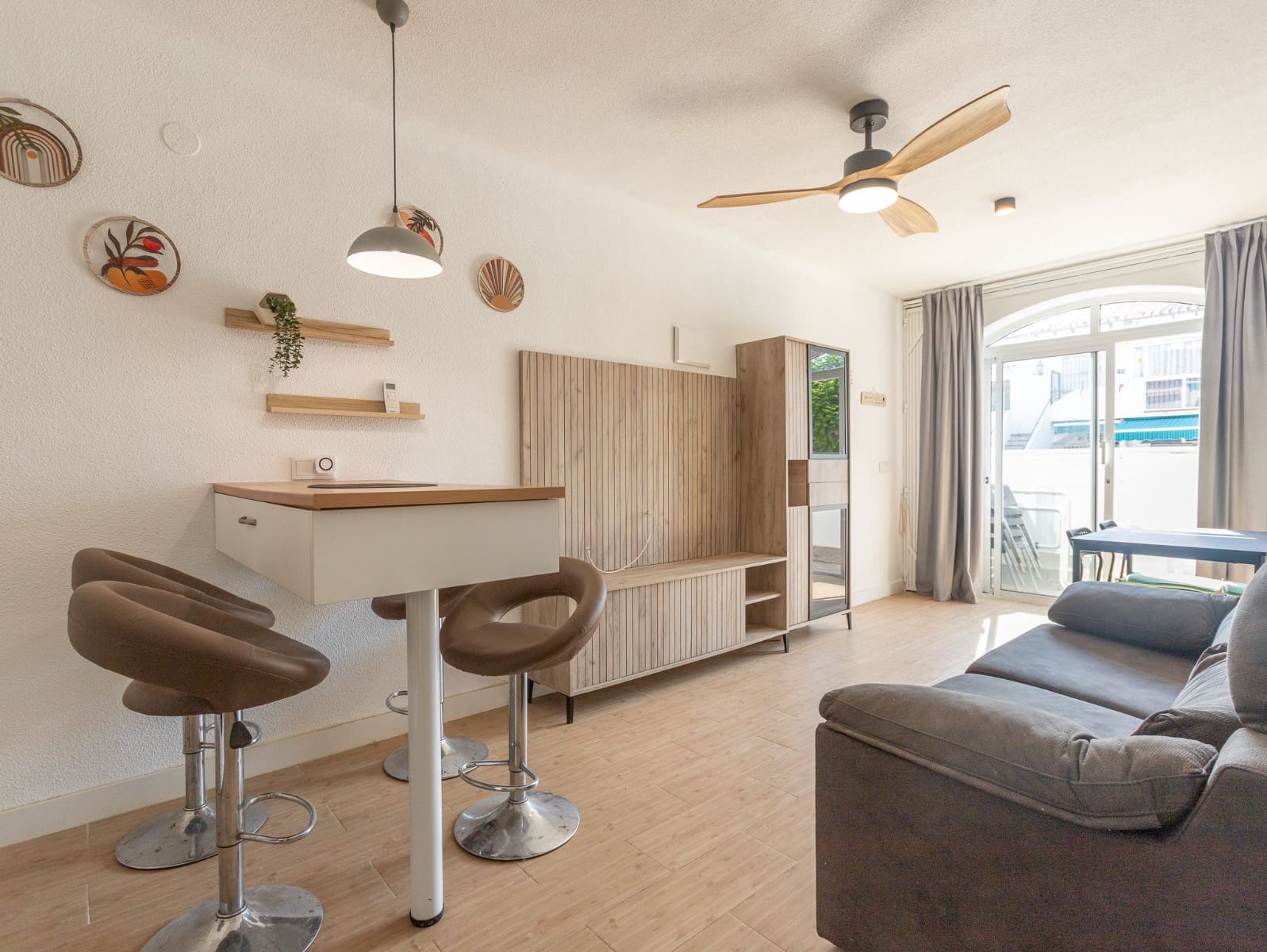1 soverom Bungalow til salgs i Torrevieja med svømmebasseng - € 122 000 (Ref: 9971729)