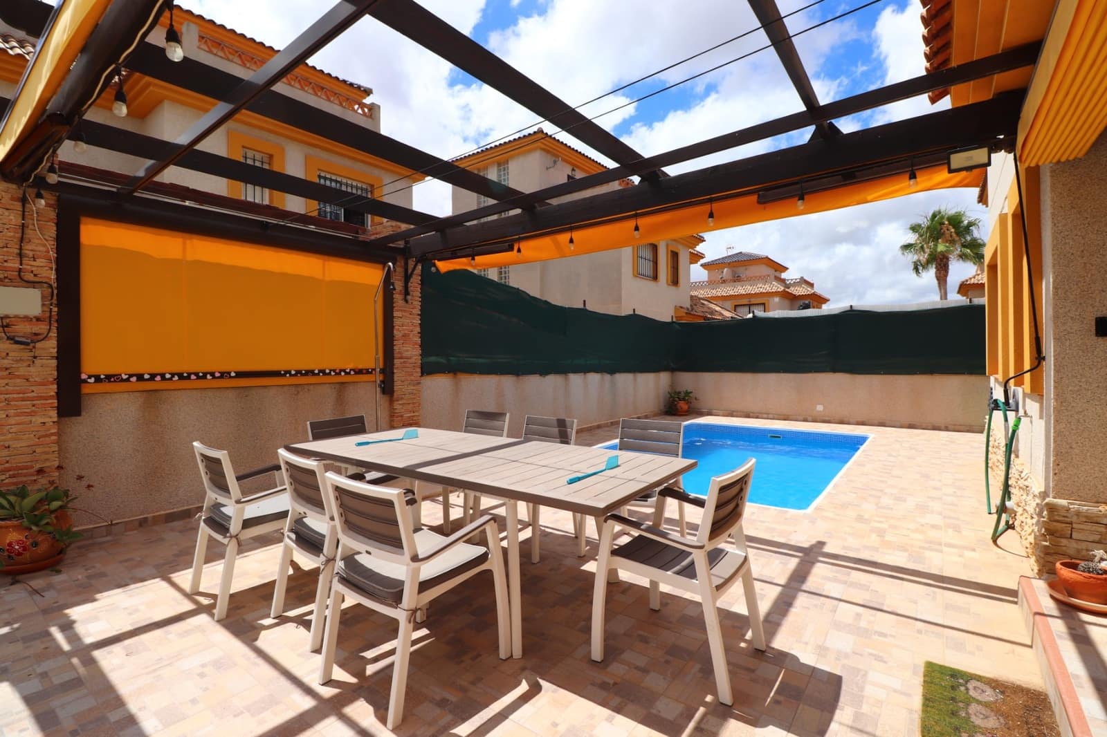 3 soverom Villa til salgs i Los Montesinos med svømmebasseng garasje - € 299 950 (Ref: 9971737)