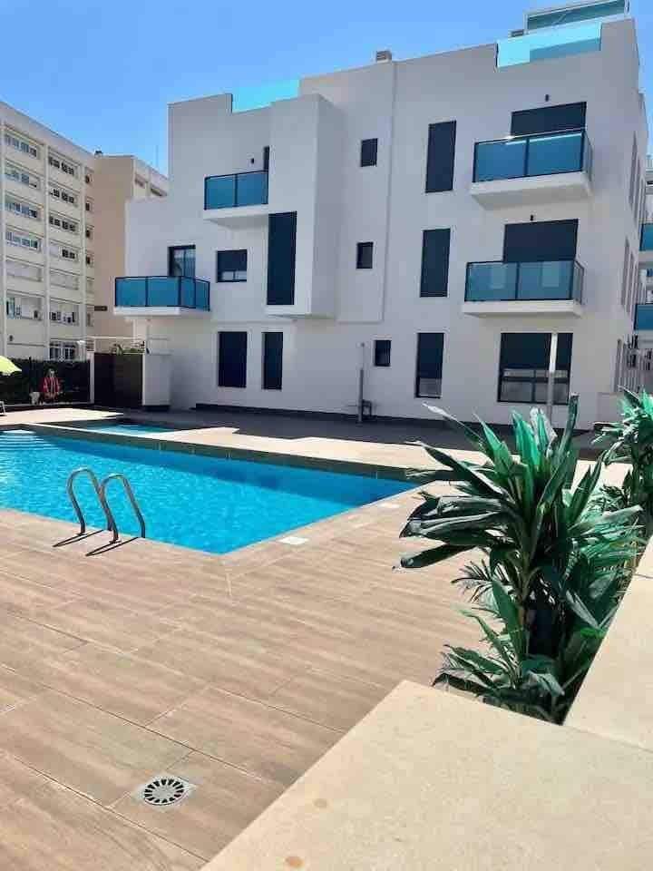 2 soveværelse Lejlighed til salg i Torrevieja med swimmingpool garage - € 199.900 (Ref: 9973552)