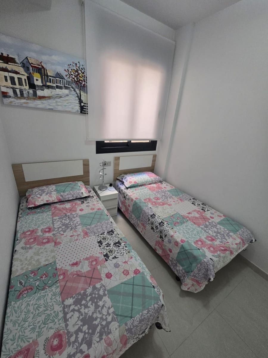 2 soveværelse Lejlighed til salg i Torrevieja med swimmingpool garage - € 199.900 (Ref: 9973552)