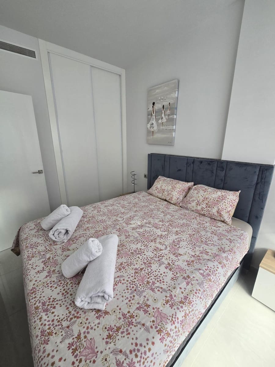 2 soveværelse Lejlighed til salg i Torrevieja med swimmingpool garage - € 199.900 (Ref: 9973552)