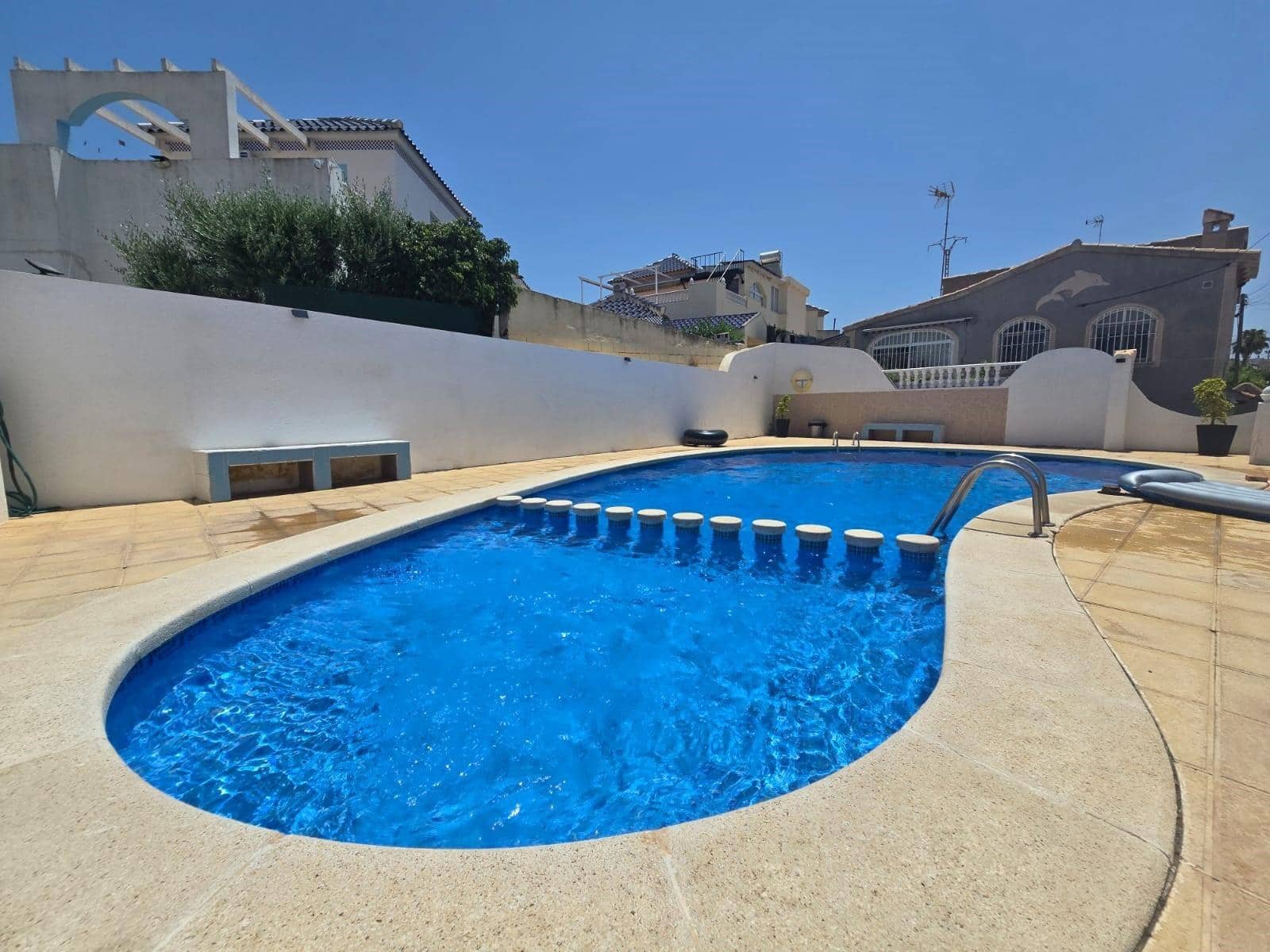 3 soverom Hus til salgs i Torrevieja med svømmebasseng - € 272 000 (Ref: 9979188)