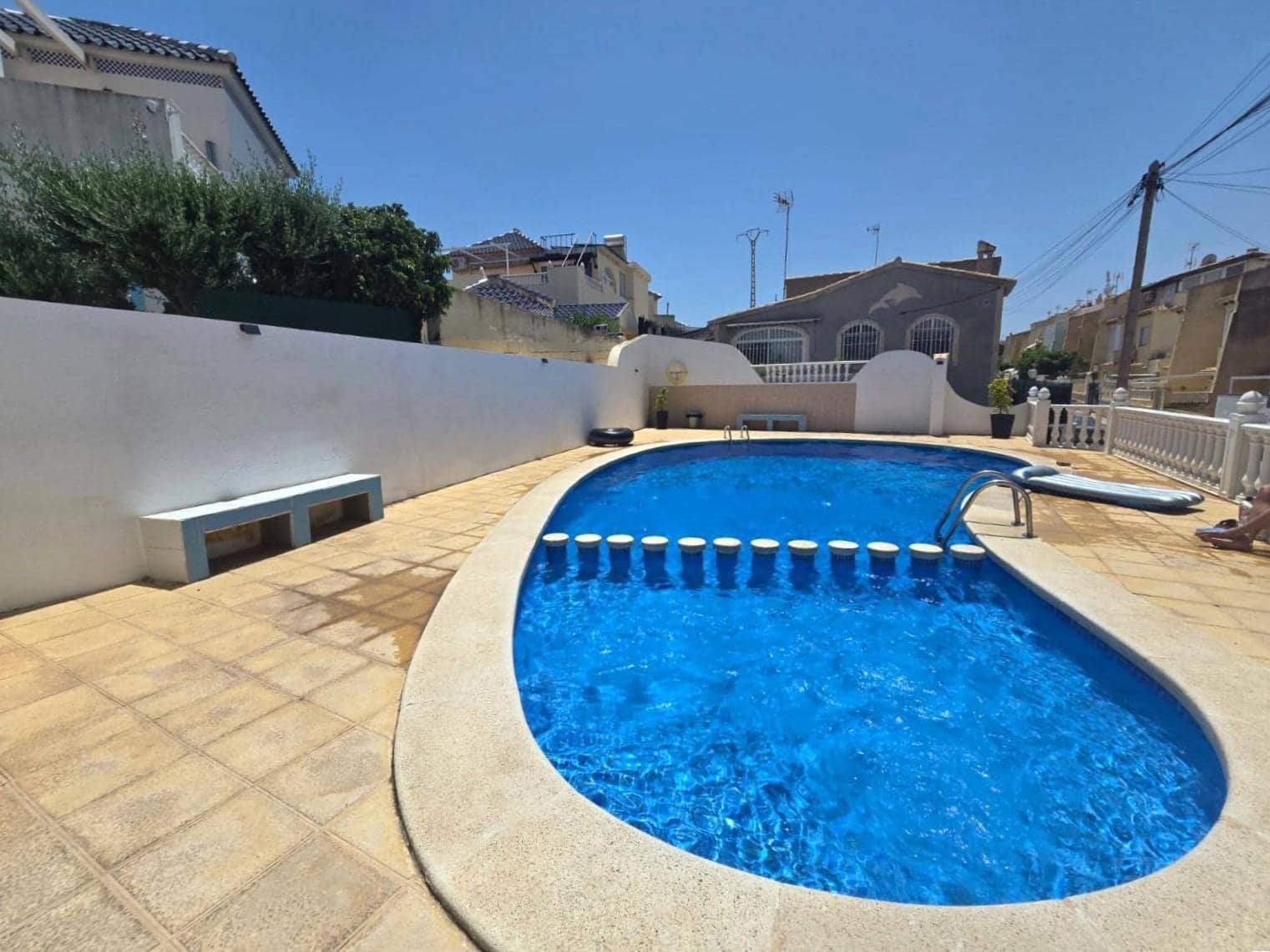 3 soverom Hus til salgs i Torrevieja med svømmebasseng - € 272 000 (Ref: 9979188)