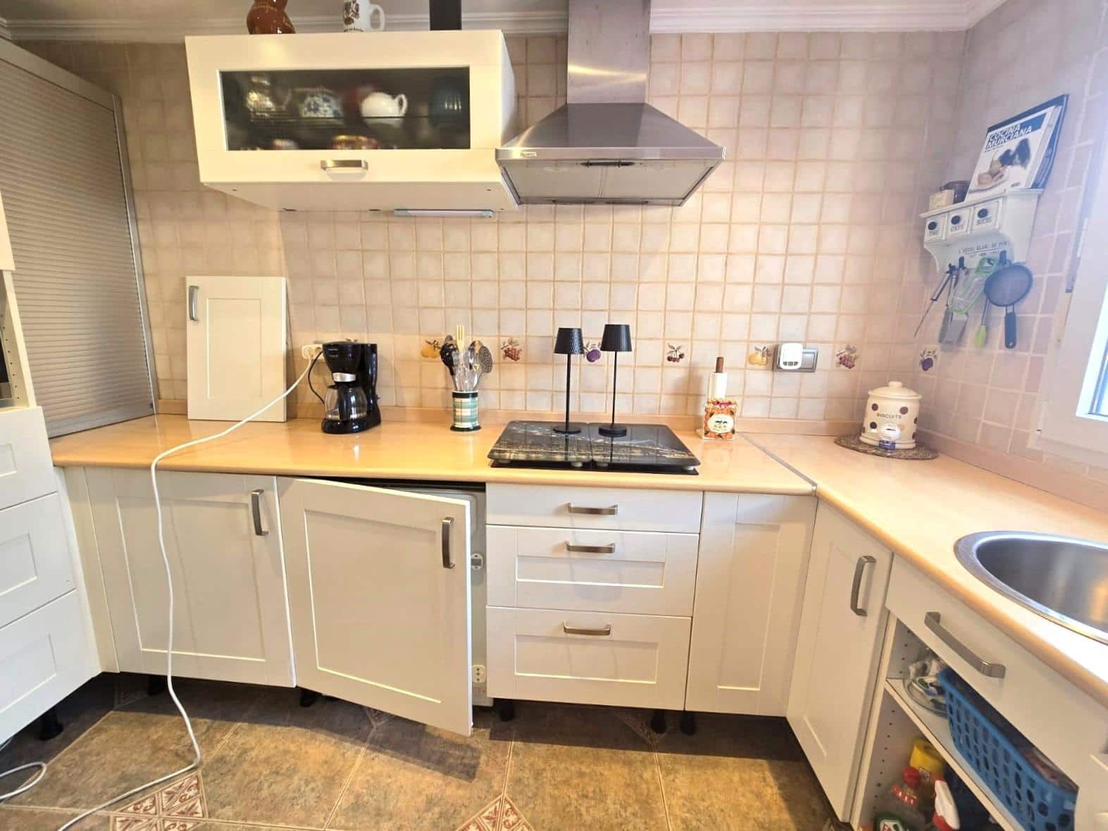 3 soverom Hus til salgs i Torrevieja med svømmebasseng - € 272 000 (Ref: 9979188)