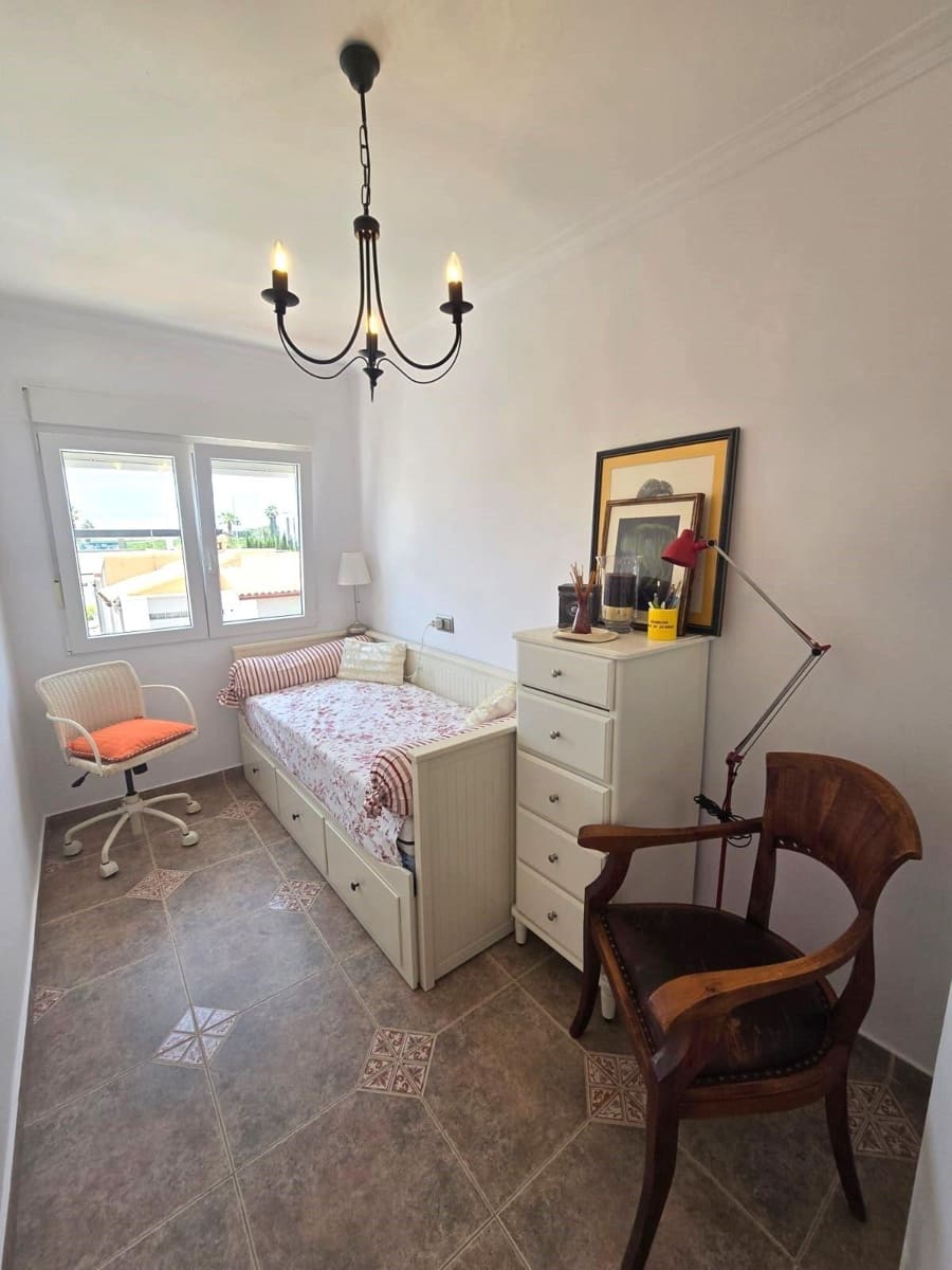 3 soverom Hus til salgs i Torrevieja med svømmebasseng - € 272 000 (Ref: 9979188)