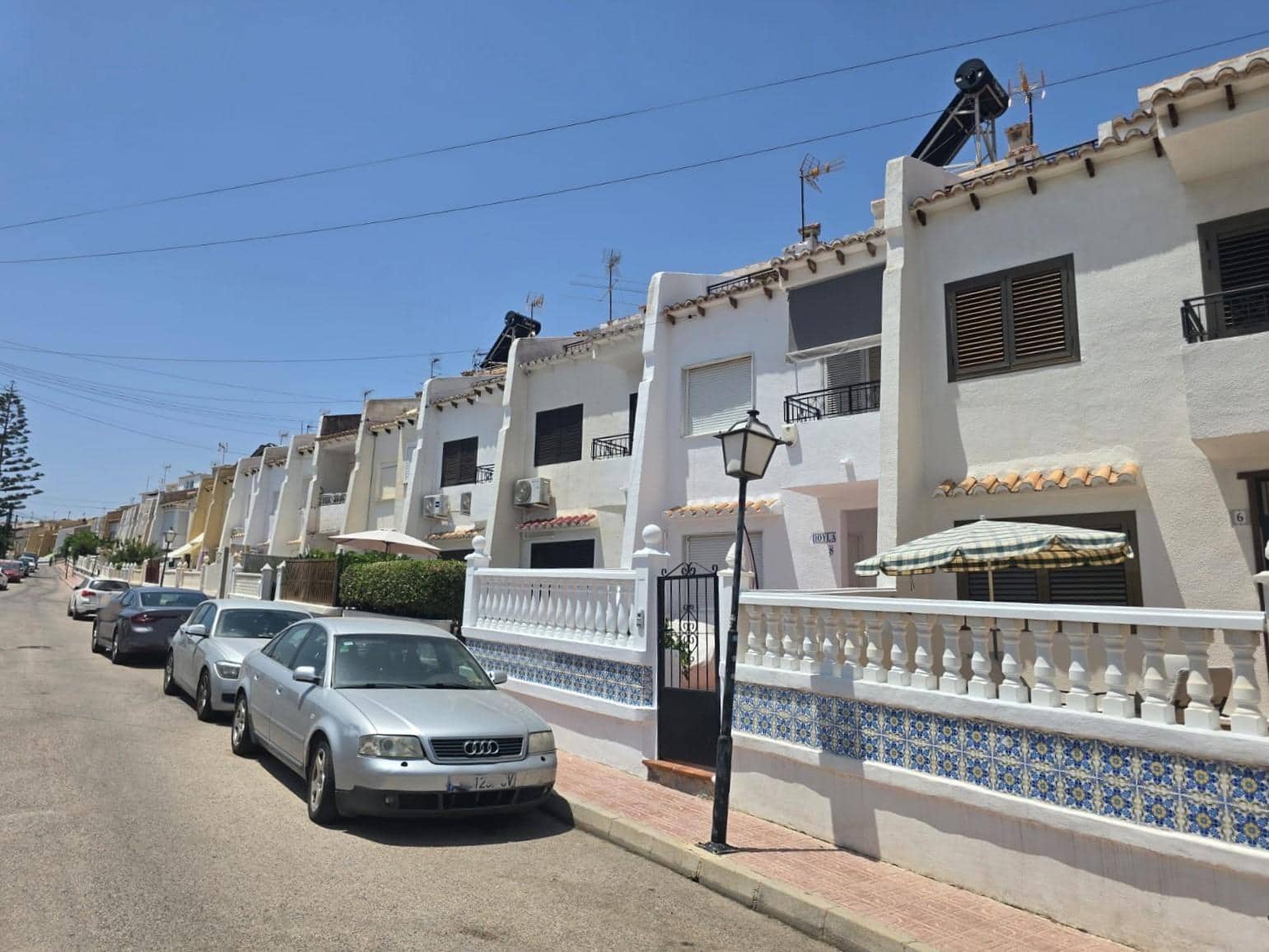 3 soverom Hus til salgs i Torrevieja med svømmebasseng - € 272 000 (Ref: 9979188)