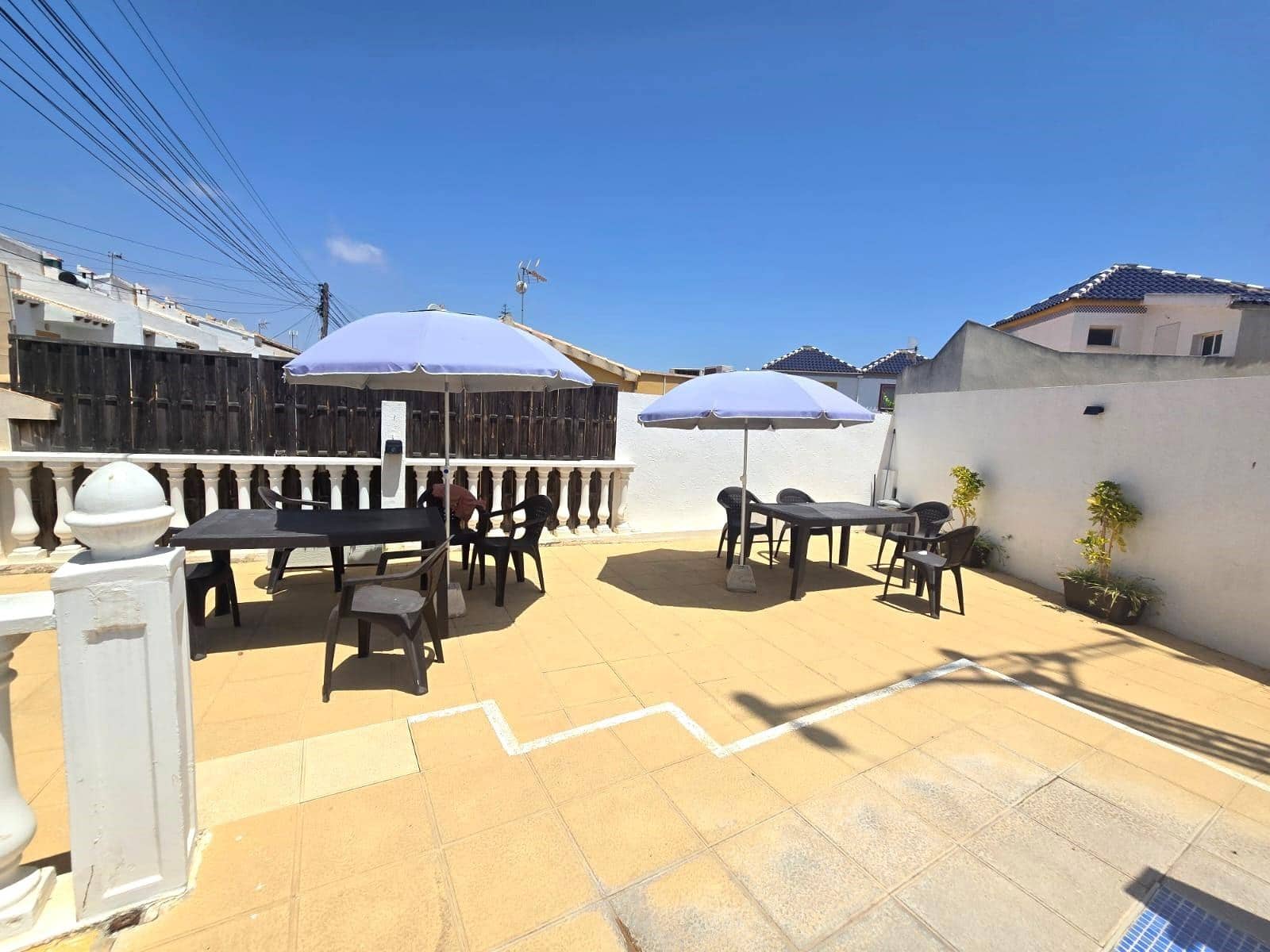 3 soverom Hus til salgs i Torrevieja med svømmebasseng - € 272 000 (Ref: 9979188)