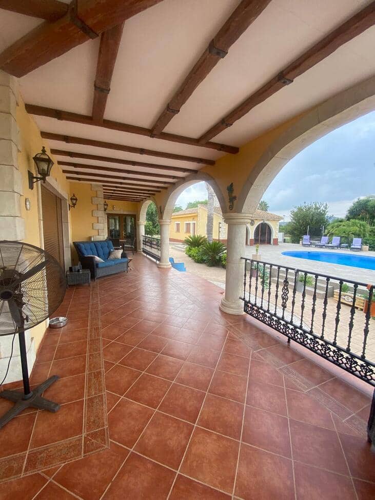 4 slaapkamer Finca/Landhuis te koop in Orihuela met zwembad garage - € 750.000 (Ref: 9985222)