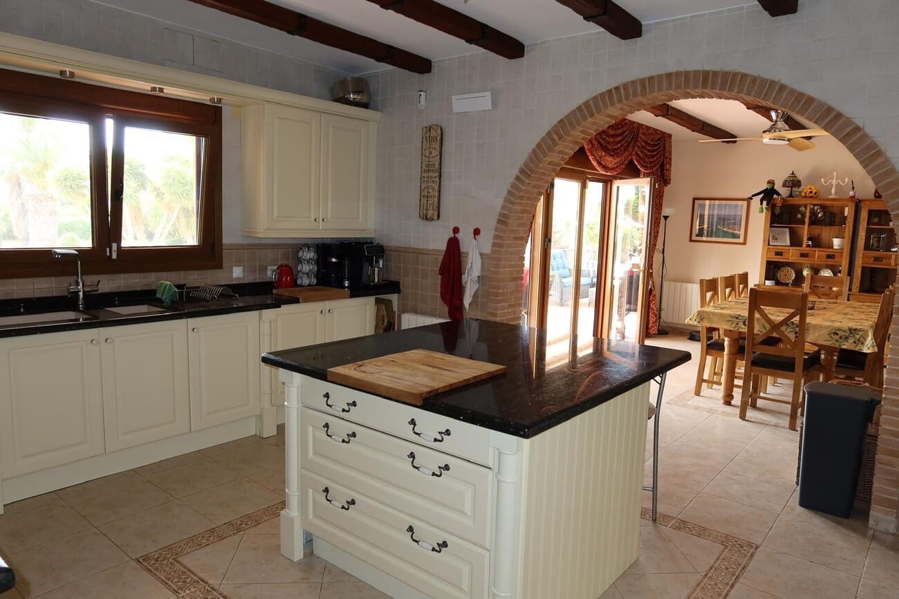 4 slaapkamer Finca/Landhuis te koop in Orihuela met zwembad garage - € 750.000 (Ref: 9985222)