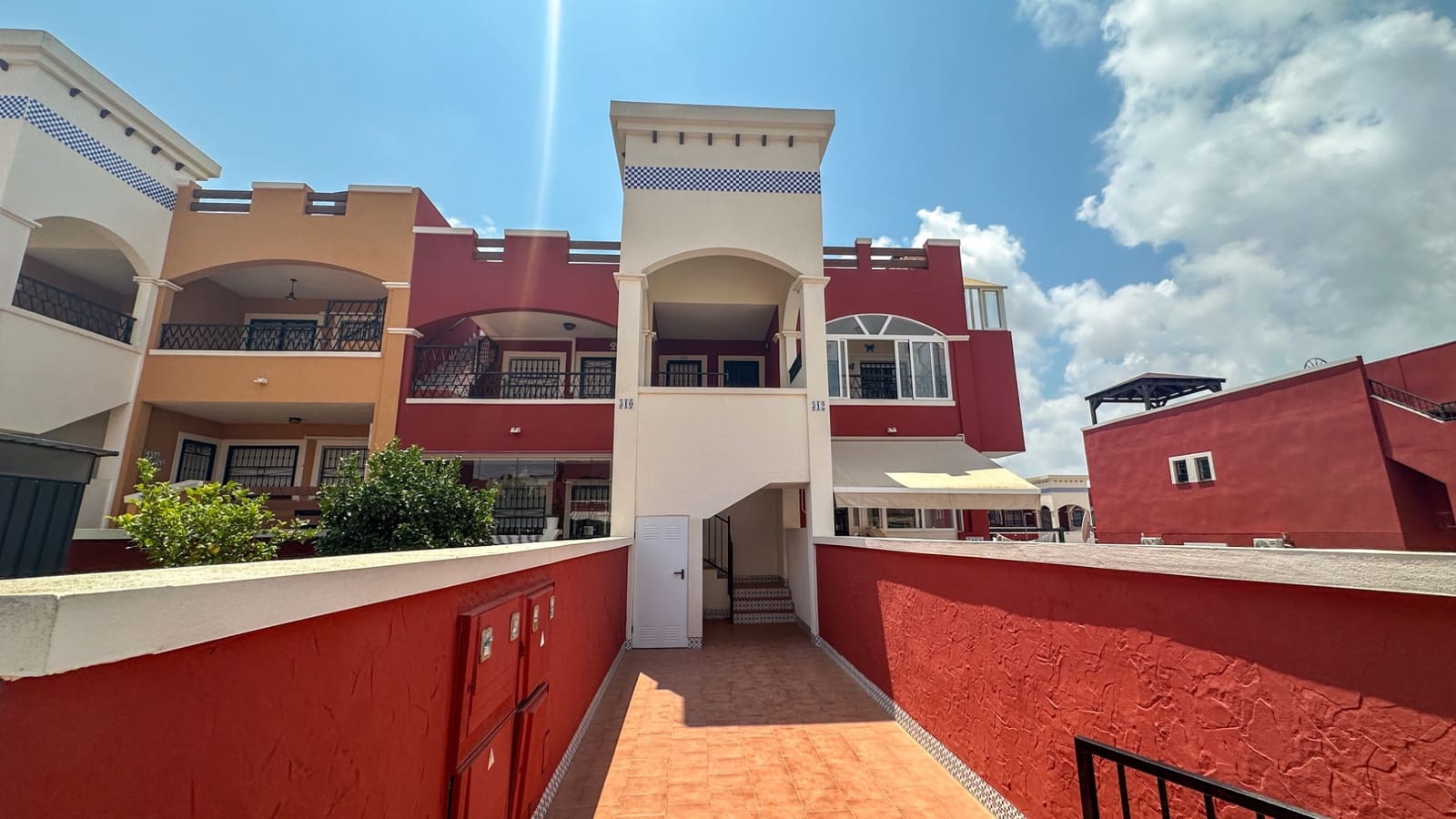 2 sypialnia Bungalow na sprzedaż w Orihuela Costa z basenem - 164 900 € (Ref: 9987076)