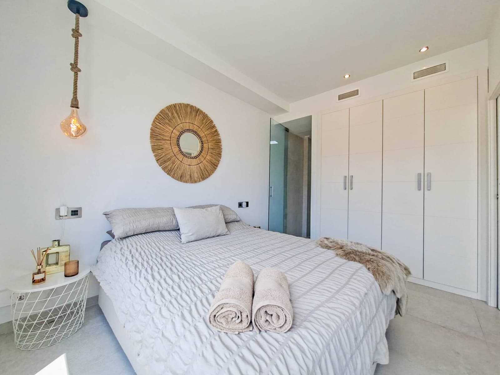 3 soveværelse Villa til salg i Villamartin med swimmingpool - € 330.000 (Ref: 9987082)